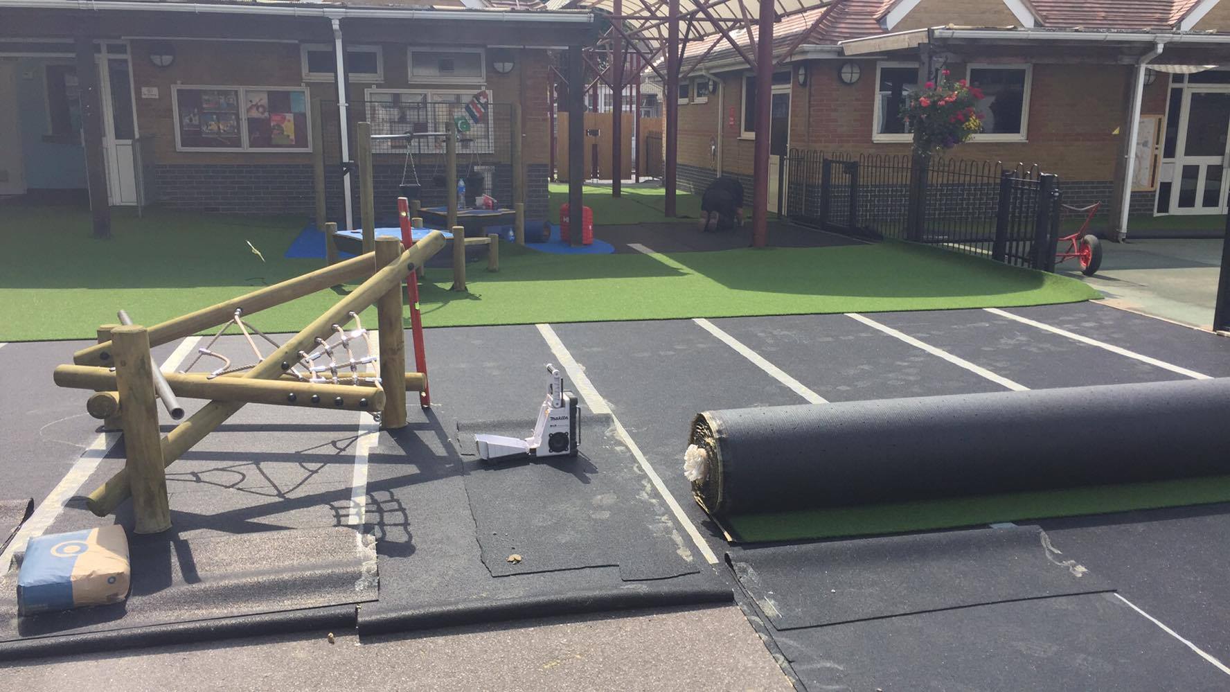 artificial turf carpet installation with rubber padding