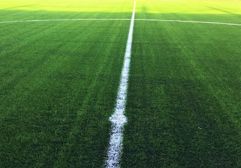 middle white line of 3g football pitch